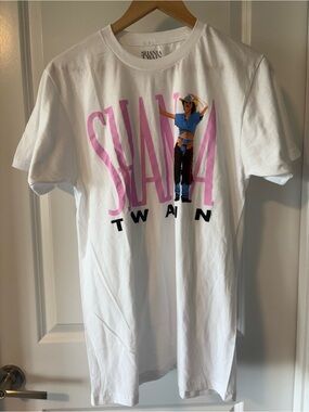 Shania Twain Graphic T-Shirt White Pink Logo Oversized NWOT Size Medium